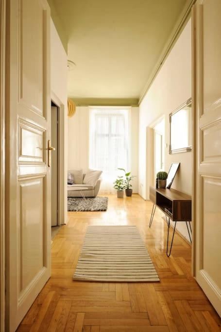 Apartamento Danubio **** 3 Bedrooms - Next To The River *